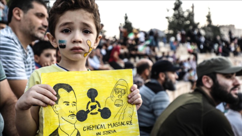 Doğu Guta'daki kimyasal silahlı katliam İdlib'de protesto edildi